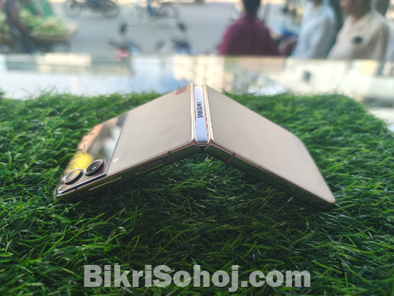 Samsung Galaxy Z Flip4